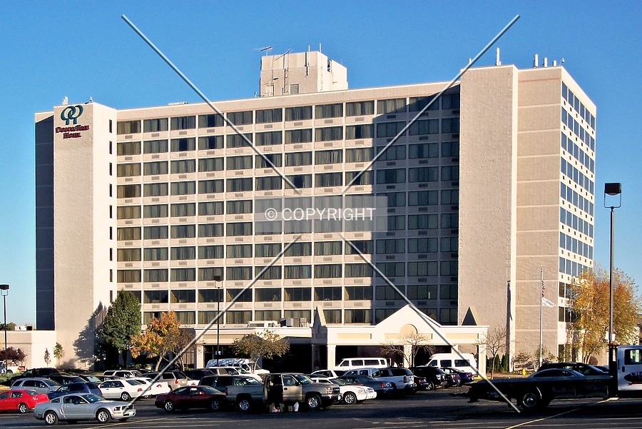 Doubletree Hotel Saint Louis at Westport by Ryan Hildebrand