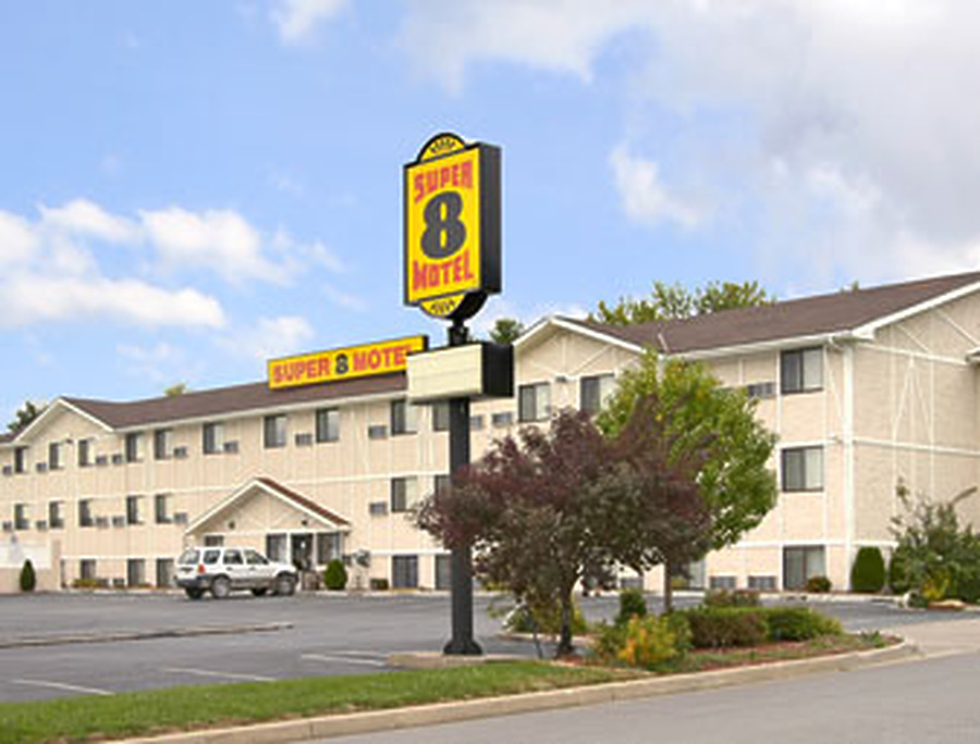 Super 8 Motel Independence Photo 937-178-142 - Stock Image - SKYDB