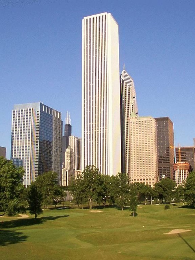 Aon Center by Daniel Kieckhefer