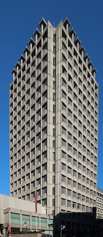 Ind-Eks huset by Kjetil Balog