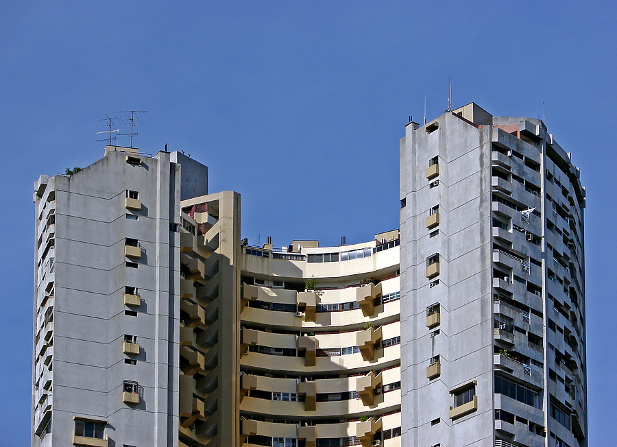 Pearl Bank Apartments by Horst Kiechle
