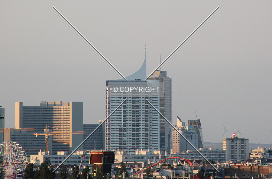 Hochhaus Neue Donau by Florian Barbier