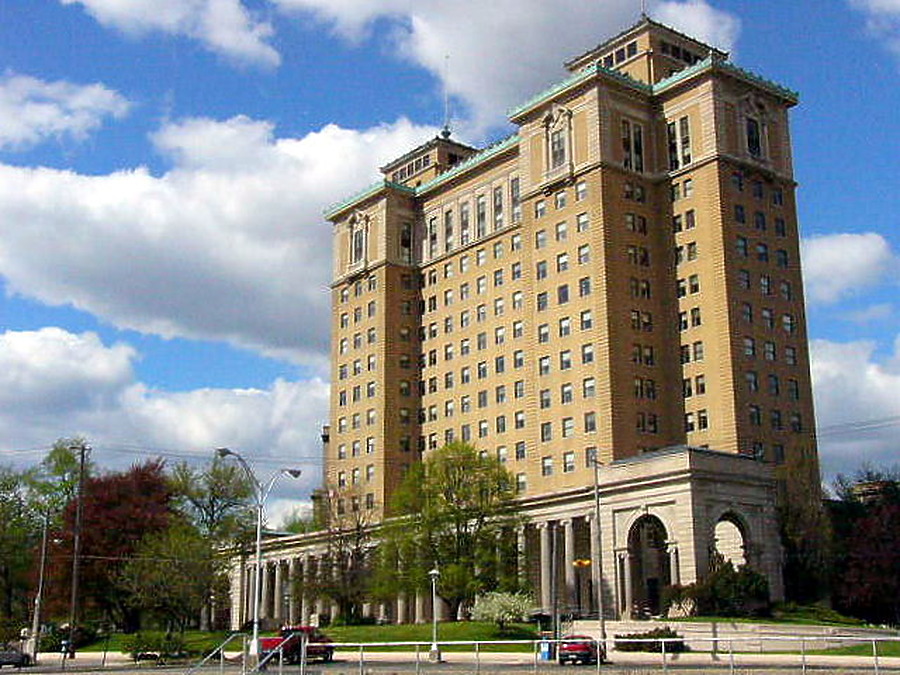 Hart-Dole-Inouye Federal Center by Garrett Stout