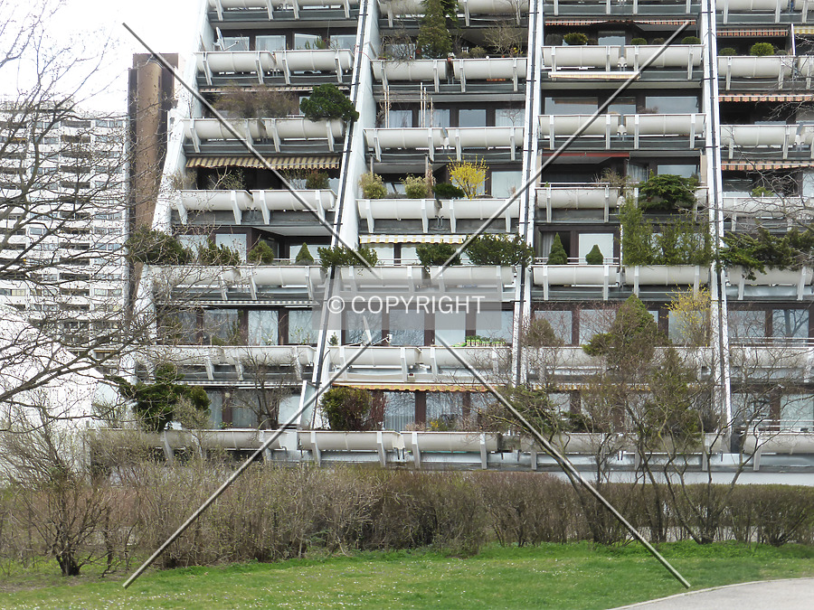 Wohnpark Alterlaa - Block C1-C4 by Nephilim