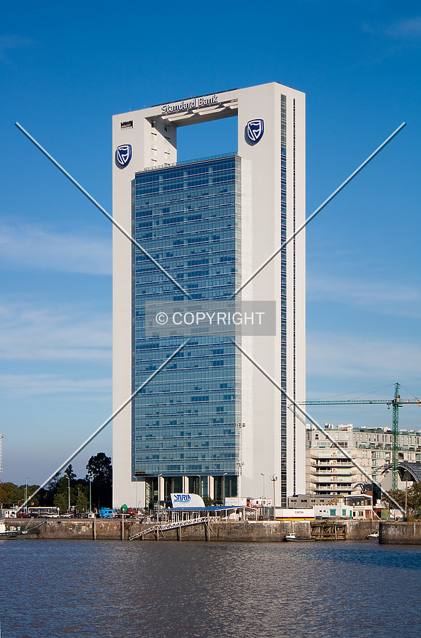 Madero Office by Maximiliano Buono