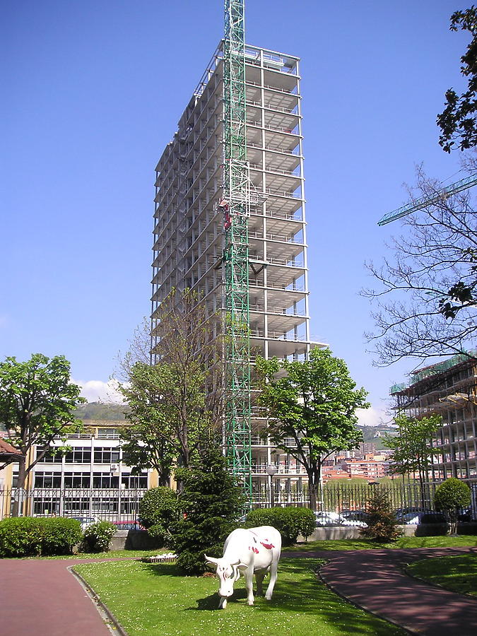 Isozaki Atea I by Mikel Allende