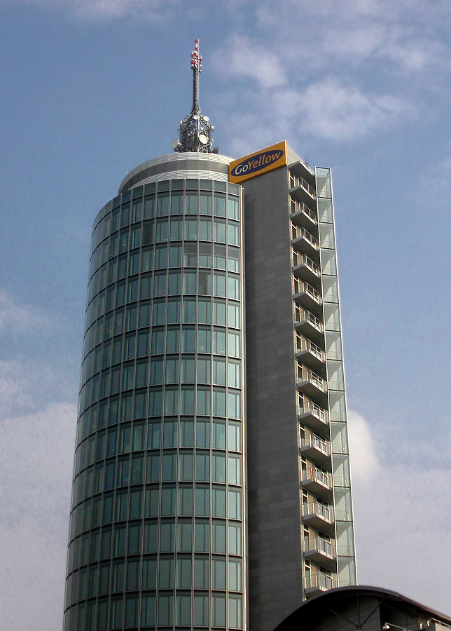 Munich City Tower by Cesar Serrano