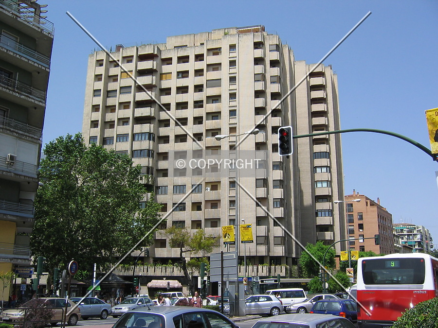 Avenida de los Andaluces, 2 by Victor Carcedo