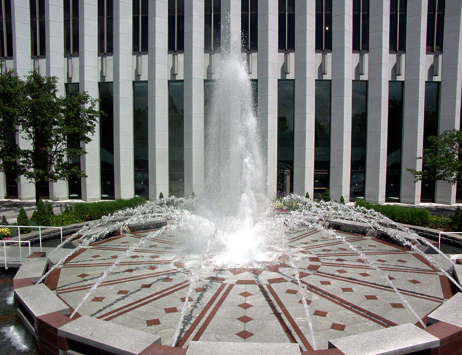 Aon Center by Marshall Gerometta
