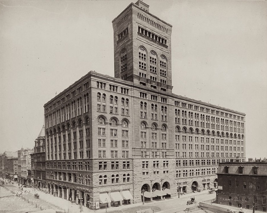 Auditorium Building by Chicago History Museum, ICHi-018768; J. W. Taylor, photographer