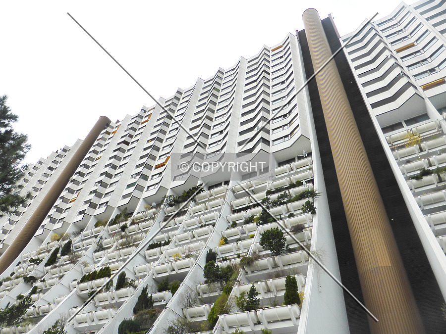 Wohnpark Alterlaa - Block B3-B8 by Nephilim