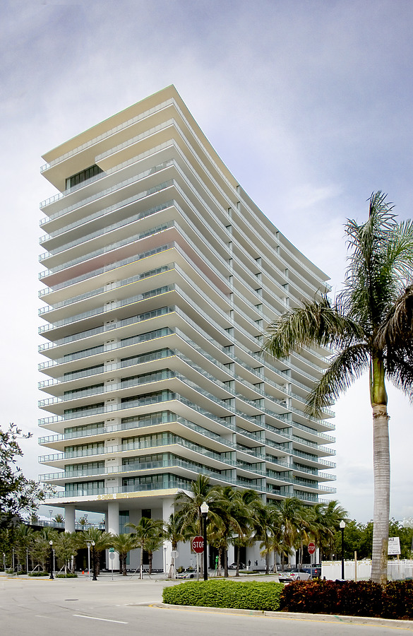 Apogee South Beach by Jim Schwartz