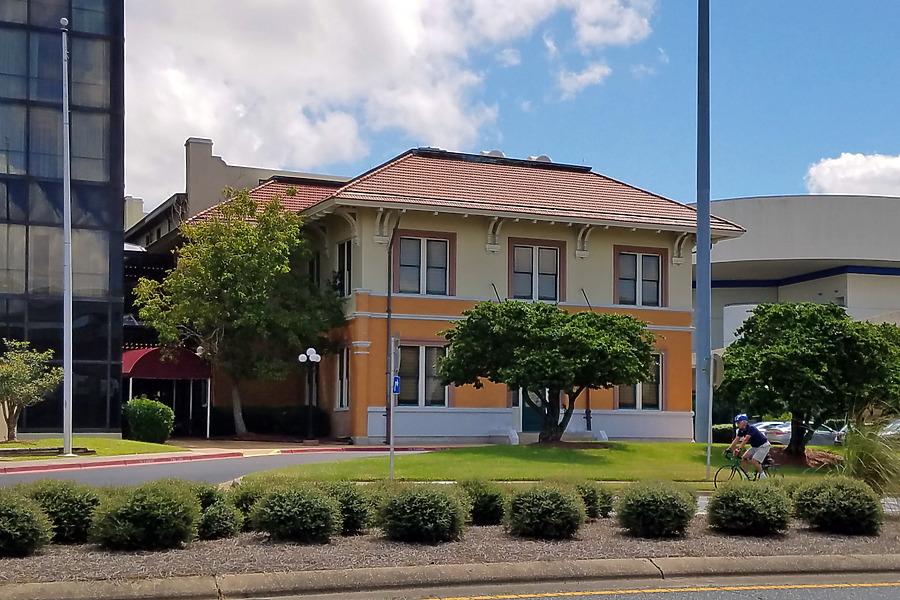 Pensacola Grand Hotel by Ryan Hildebrand