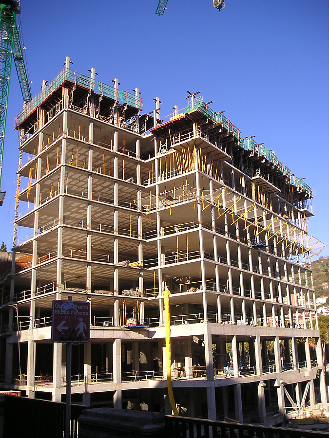 Isozaki Atea I by Mikel Allende