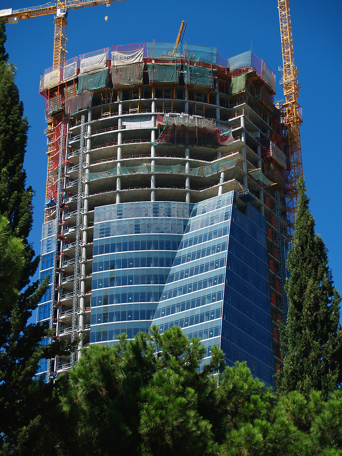 Torre Espacio by Cesar Serrano