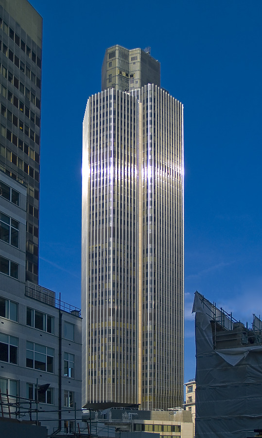 Tower 42 by Cesar Serrano