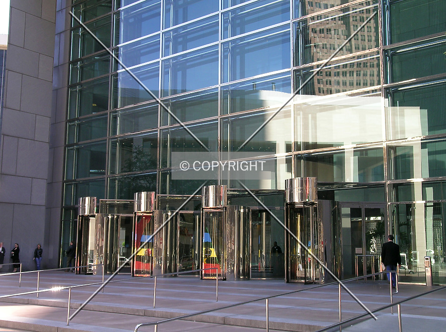 600 Travis by Serdica