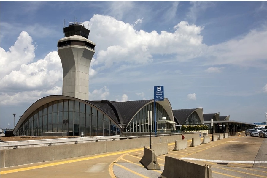 Saint Louis Lambert International Airport Terminal 1 by Carolina Hidalgo / St. Louis Public Radio