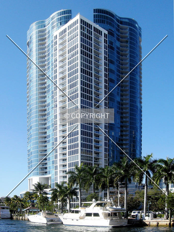 Las Olas River House by Jorge Molina