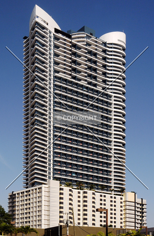 Infinity at Brickell by Jorge Molina