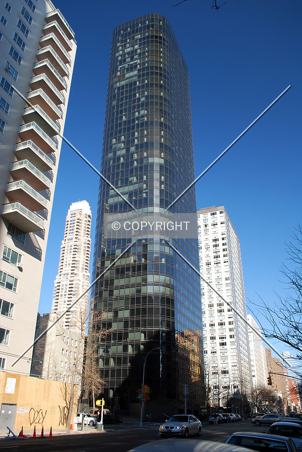 Solow Tower Apartments by Royce Douglas