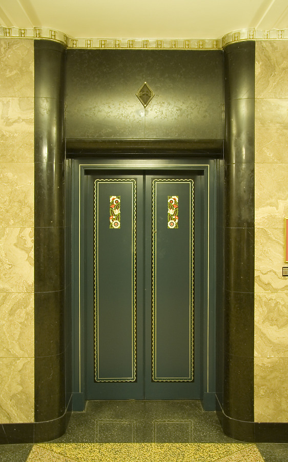 Fairmont Hotel Vancouver by Pavel Toczynski