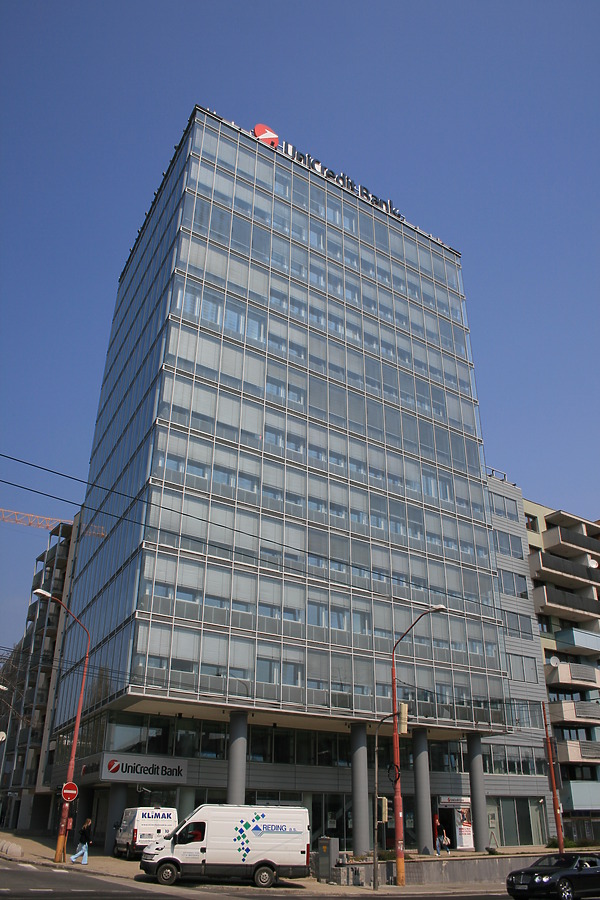 UniCredit Bank by Kjetil Balog