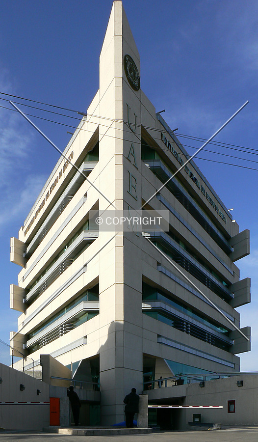 Edificio Administrativo de la UAEM by Luis Ibáñez