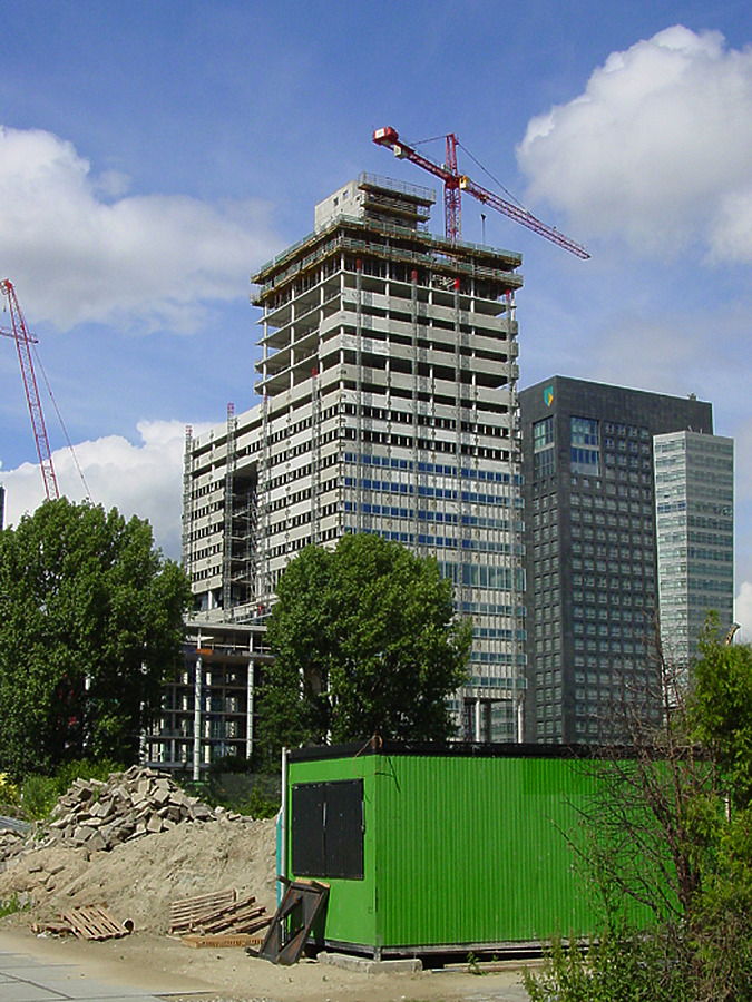 Ito-Toren by Michiel van Dijk