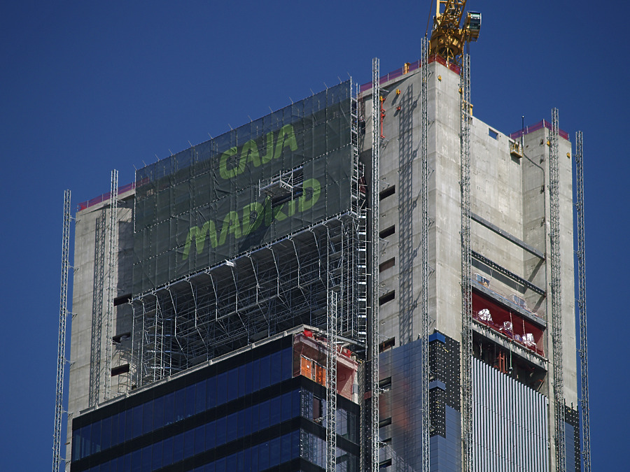 Torre Caja Madrid by Cesar Serrano