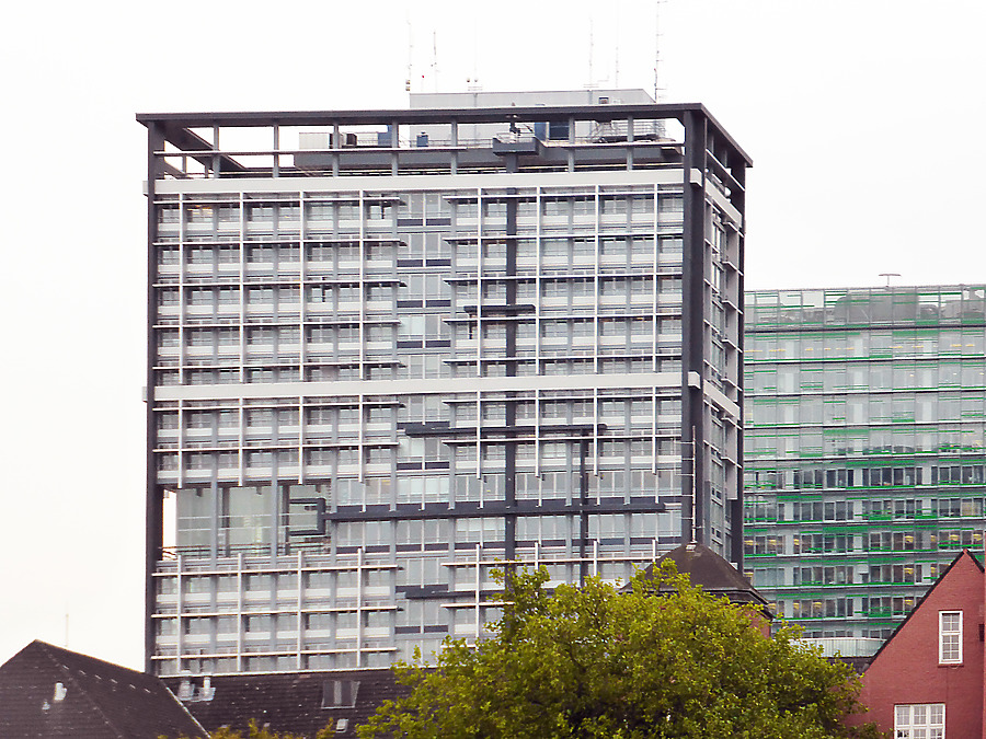 Berliner Tor Center 3 by Der Hamburger