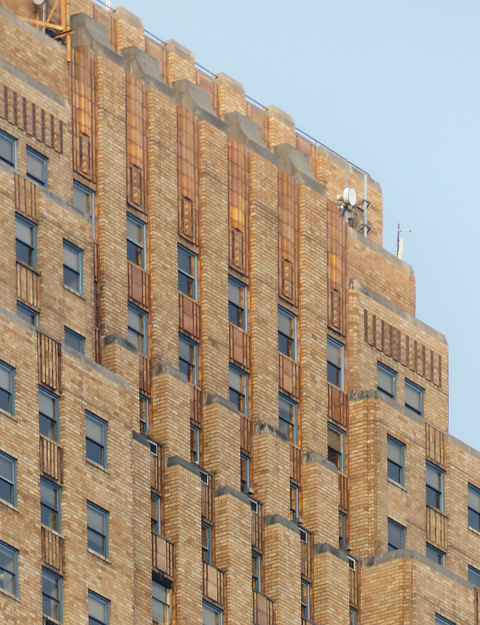 Carew Tower by Nate Lindsey