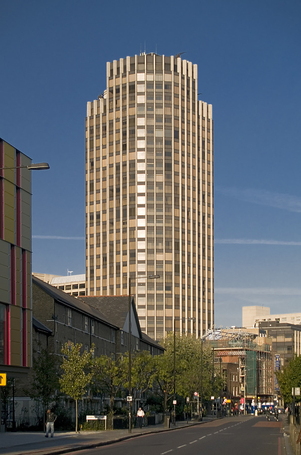 South Bank Tower by Cesar Serrano