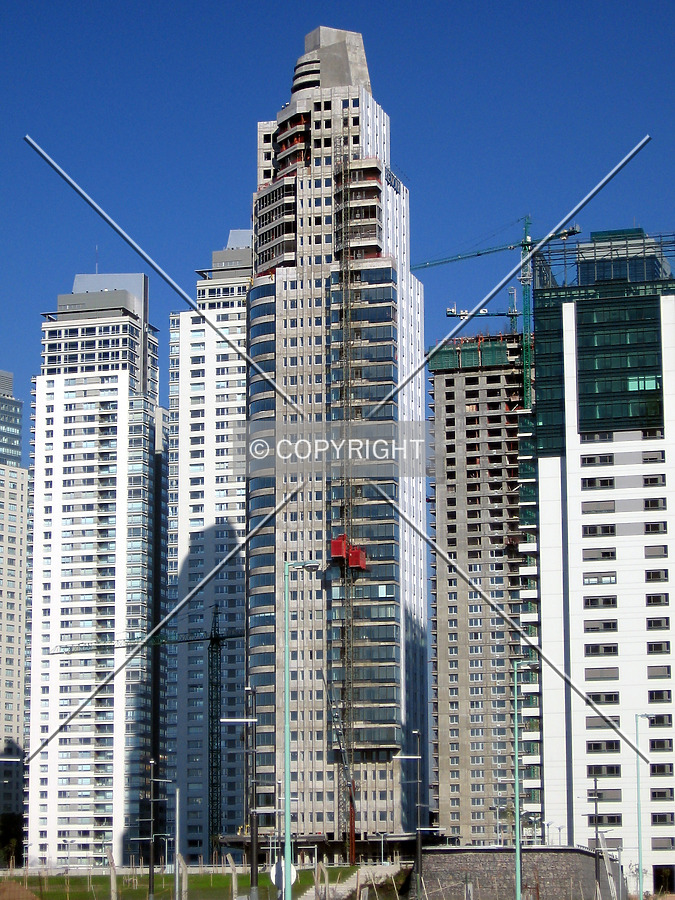 Torre Renoir 1 by Maximiliano Buono