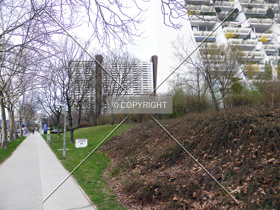 Wohnpark Alterlaa - Block B1-B2 by Nephilim
