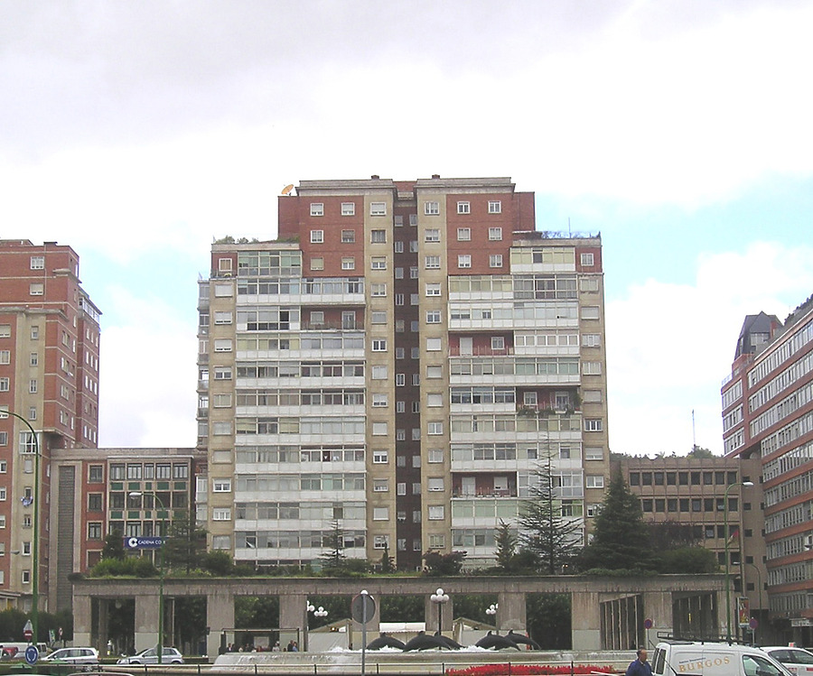 Edificio Feygon by Mikel Allende