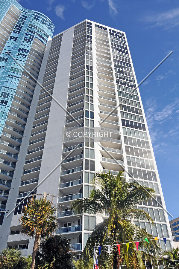 Las Olas River House by Jorge Molina