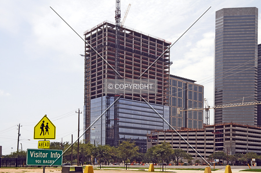 Hess Tower by Jorge Molina