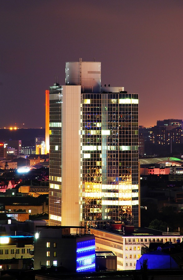 Bürohaus an der Alten Oper by Huopa
