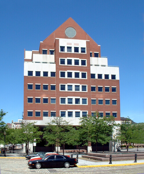 956-533-748