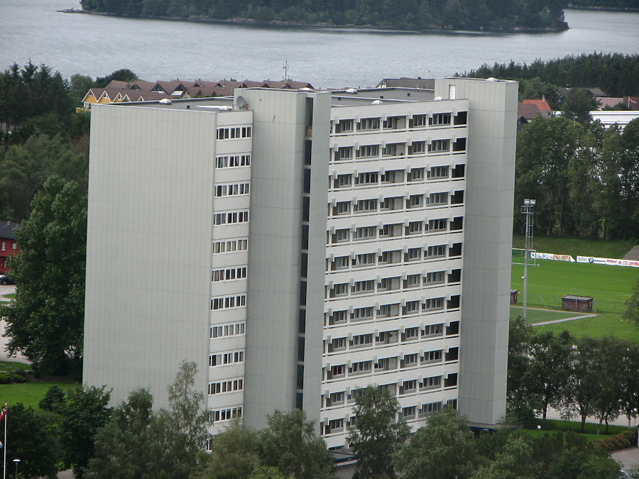 Rektor Berntsens gate 11 by Kjetil Balog