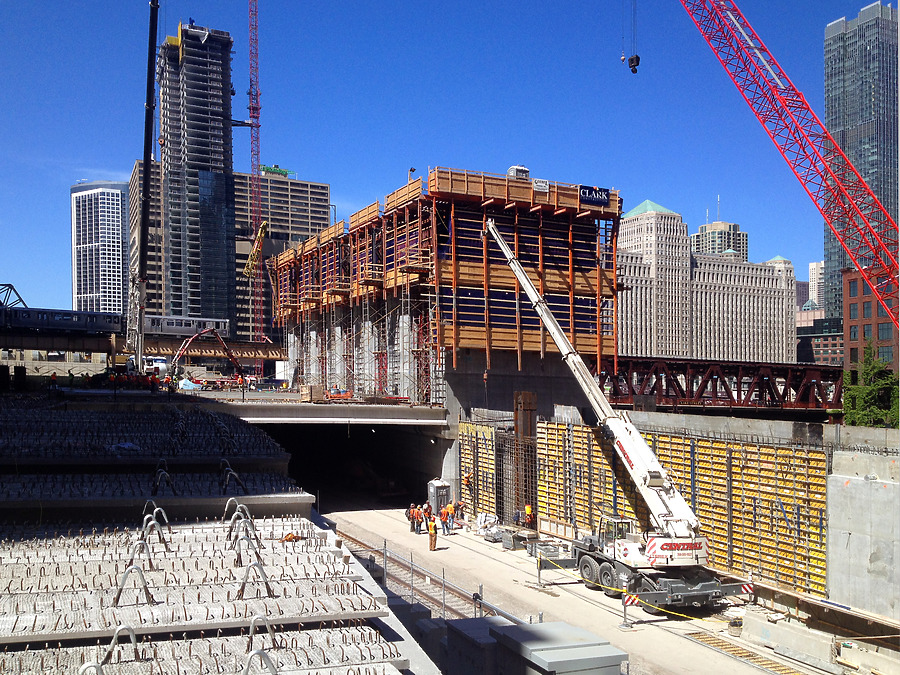 150 North Riverside by Daniel Kieckhefer