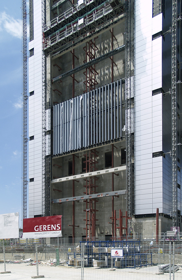 Torre Caja Madrid by Cesar Serrano