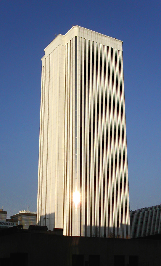 Torre Picasso by Cesar Serrano