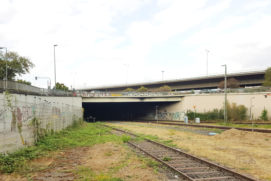 Zubringerbrücke A 661