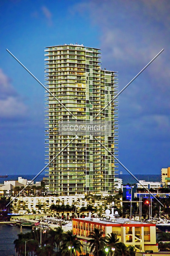 ICON at South Beach by Jorge Molina