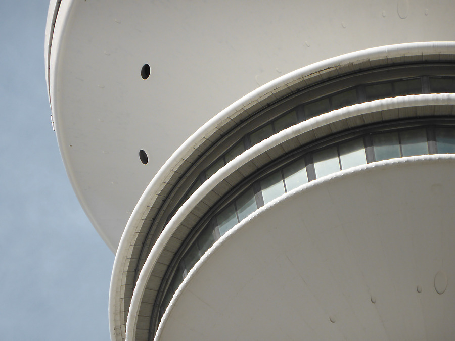 Heinrich-Hertz-Turm by Der Hamburger