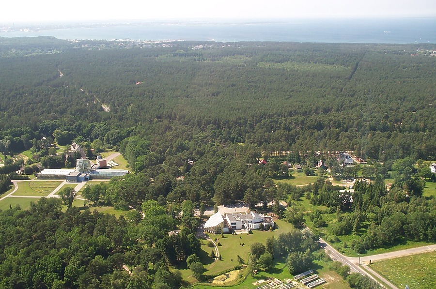 Tallinna Teletorn by Anders Skærlund Petersen