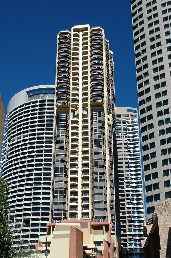 Quay West Apartments by John Bek