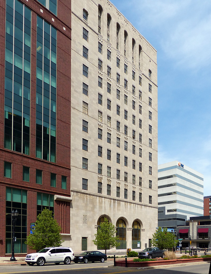 Comerica Bank Building by Nate Lindsey